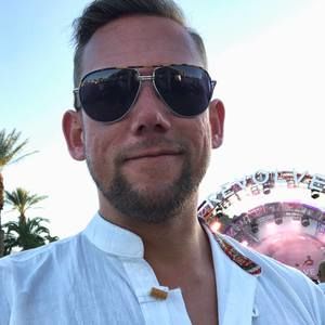 Meet your Posher, Kenny